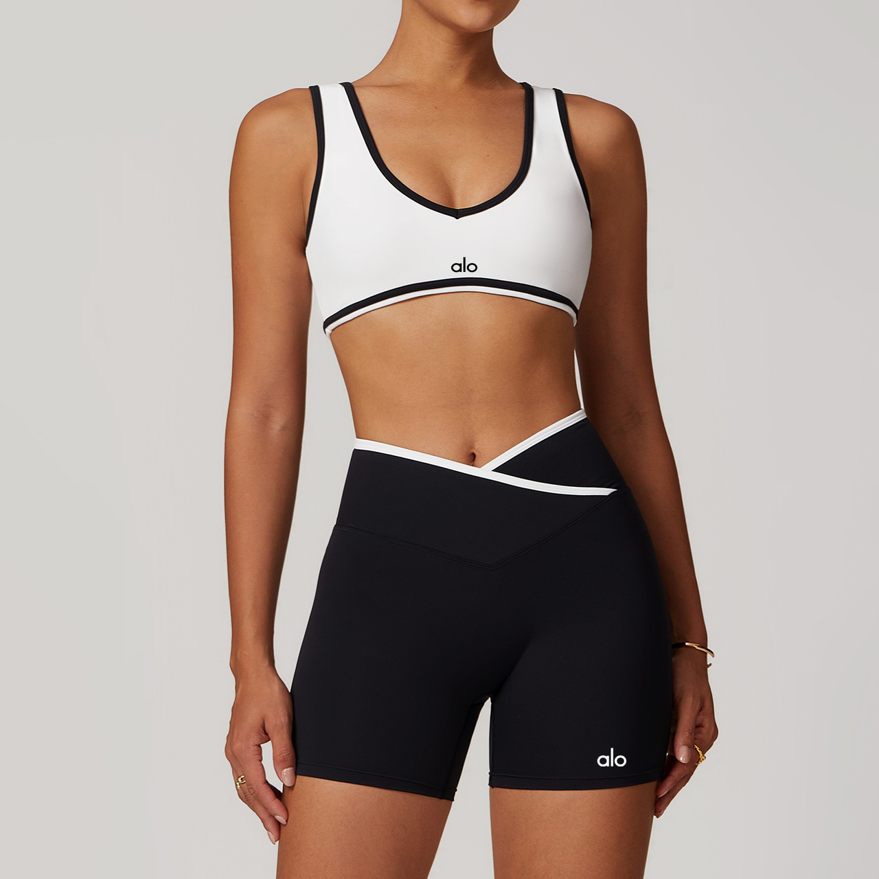 Alo Yoga Contrast Line Bra White 88432-WT