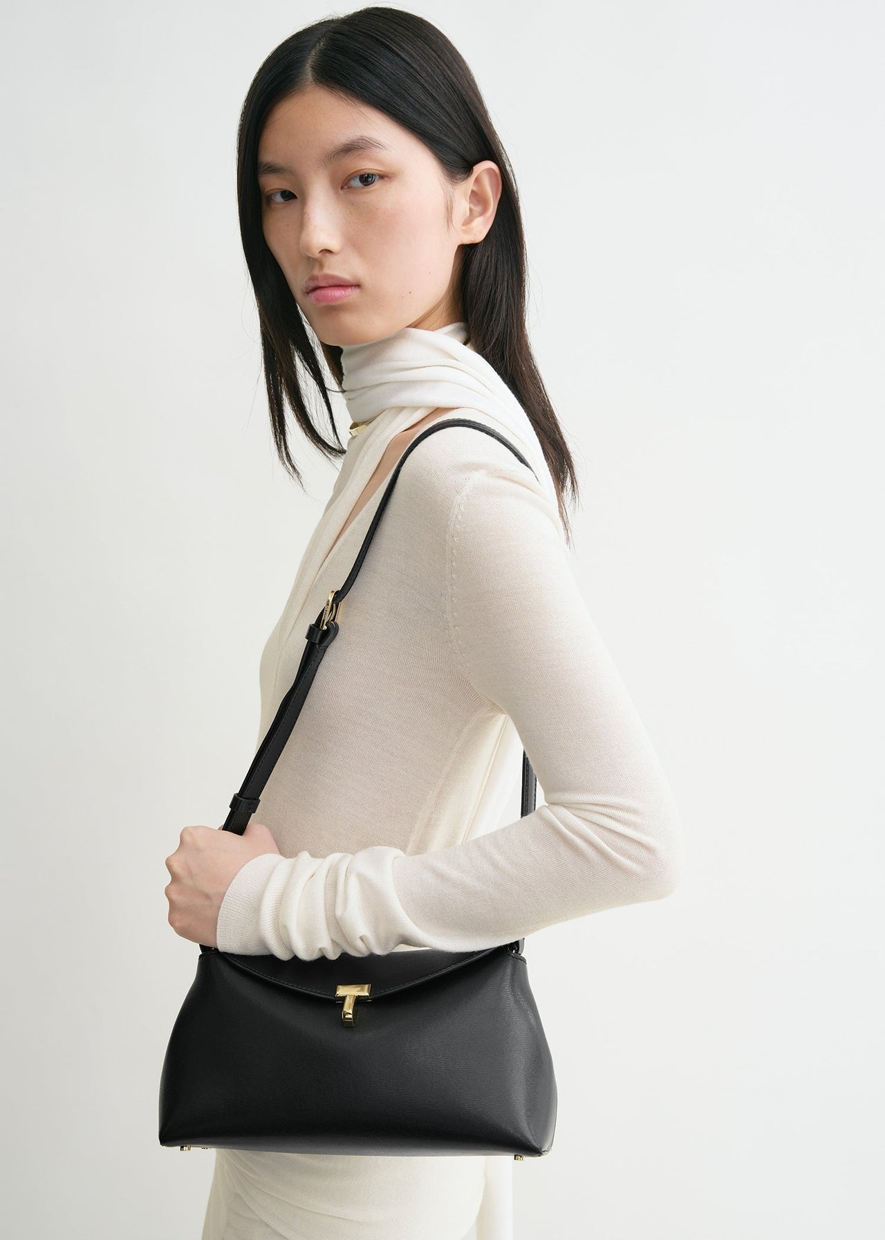 Toteme T-Lock Clutch Smooth Leather Black