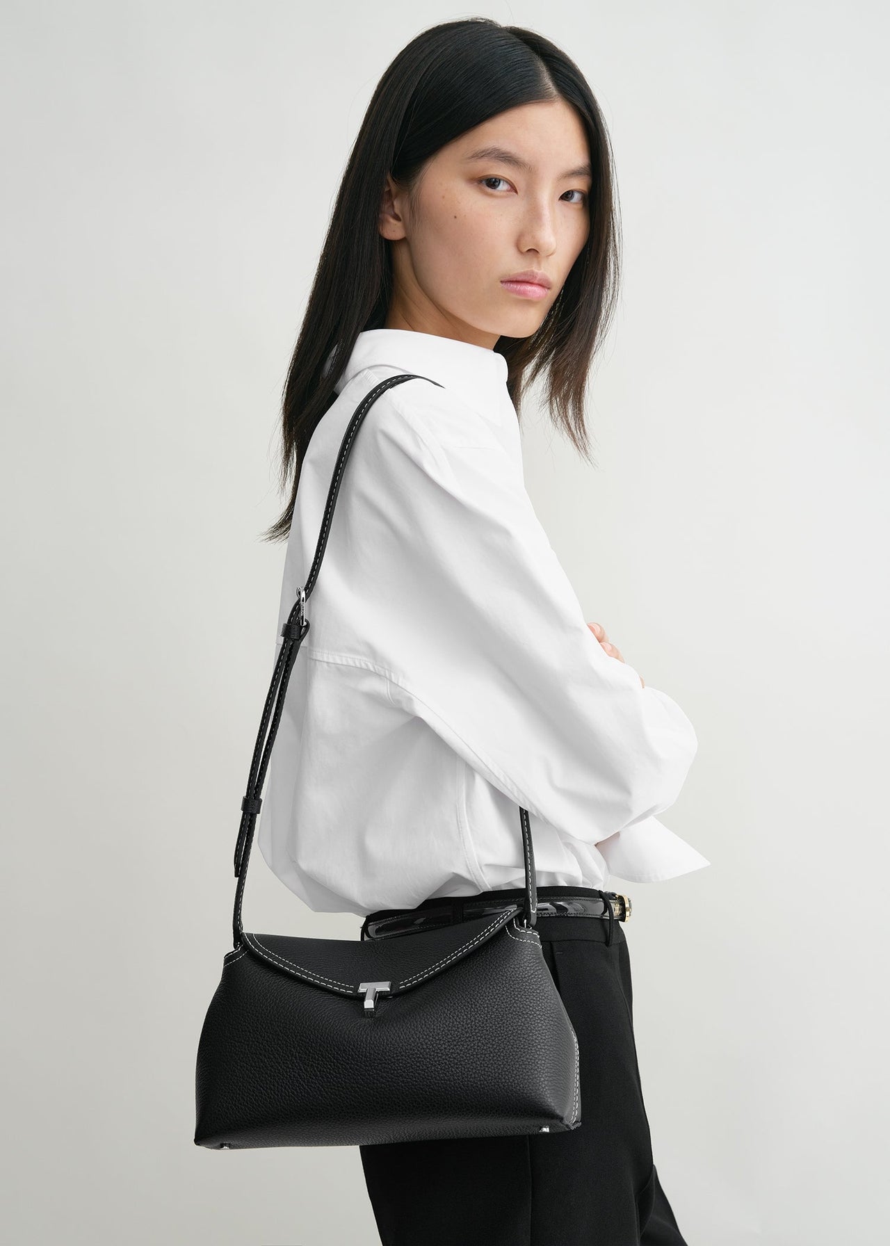 Toteme T-Lock Clutch Grain Leather Black