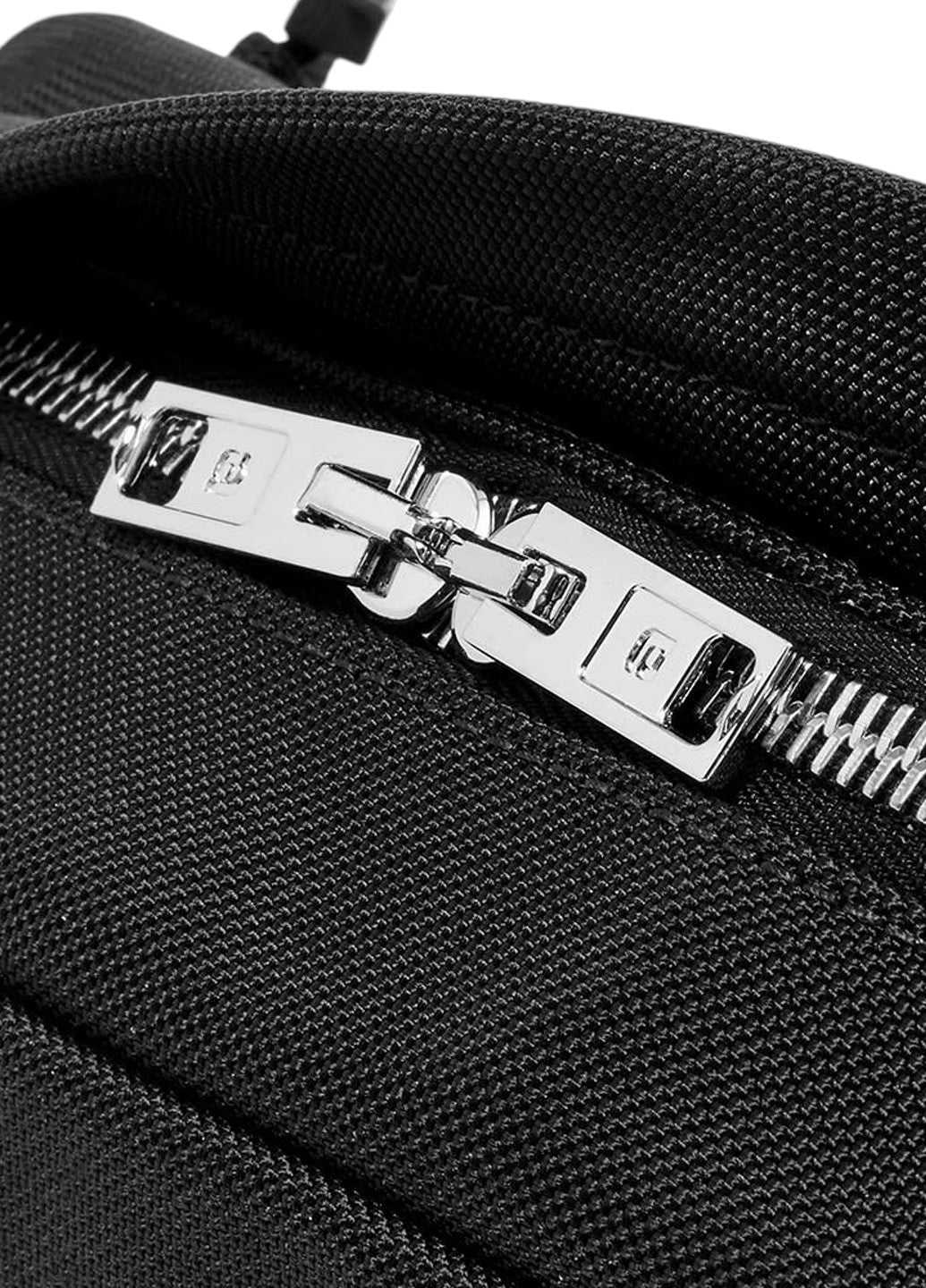Alexander Wang ロゴバックル ショルダーバッグ　ブラック Сумка Alexander Wang Heiress Crossbody Satin Bag Black — SSTORIES