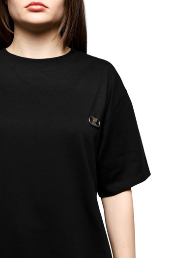 We11done Metal Buckle Embossed Letters T-Shirt Black