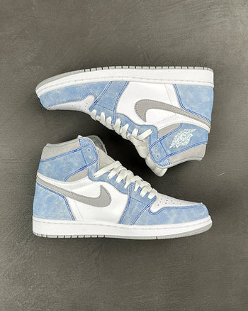 Air Jordan 1 Retro High OG 'Hyper Royal'