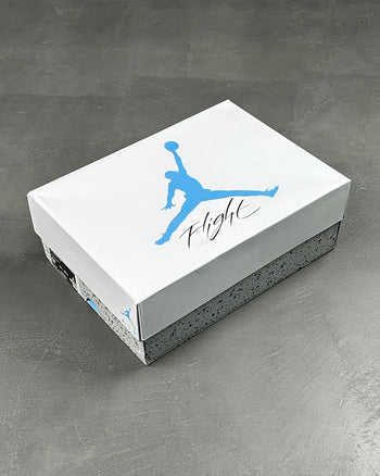 Air Jordan 4 Retro 'University Blue'